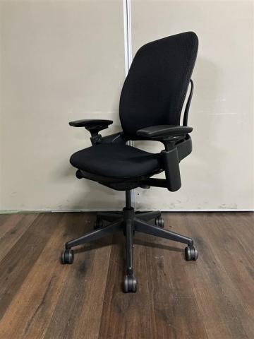 【中古】リープV2  Steelcase（スチールケース） 肘付ハイバックチェア