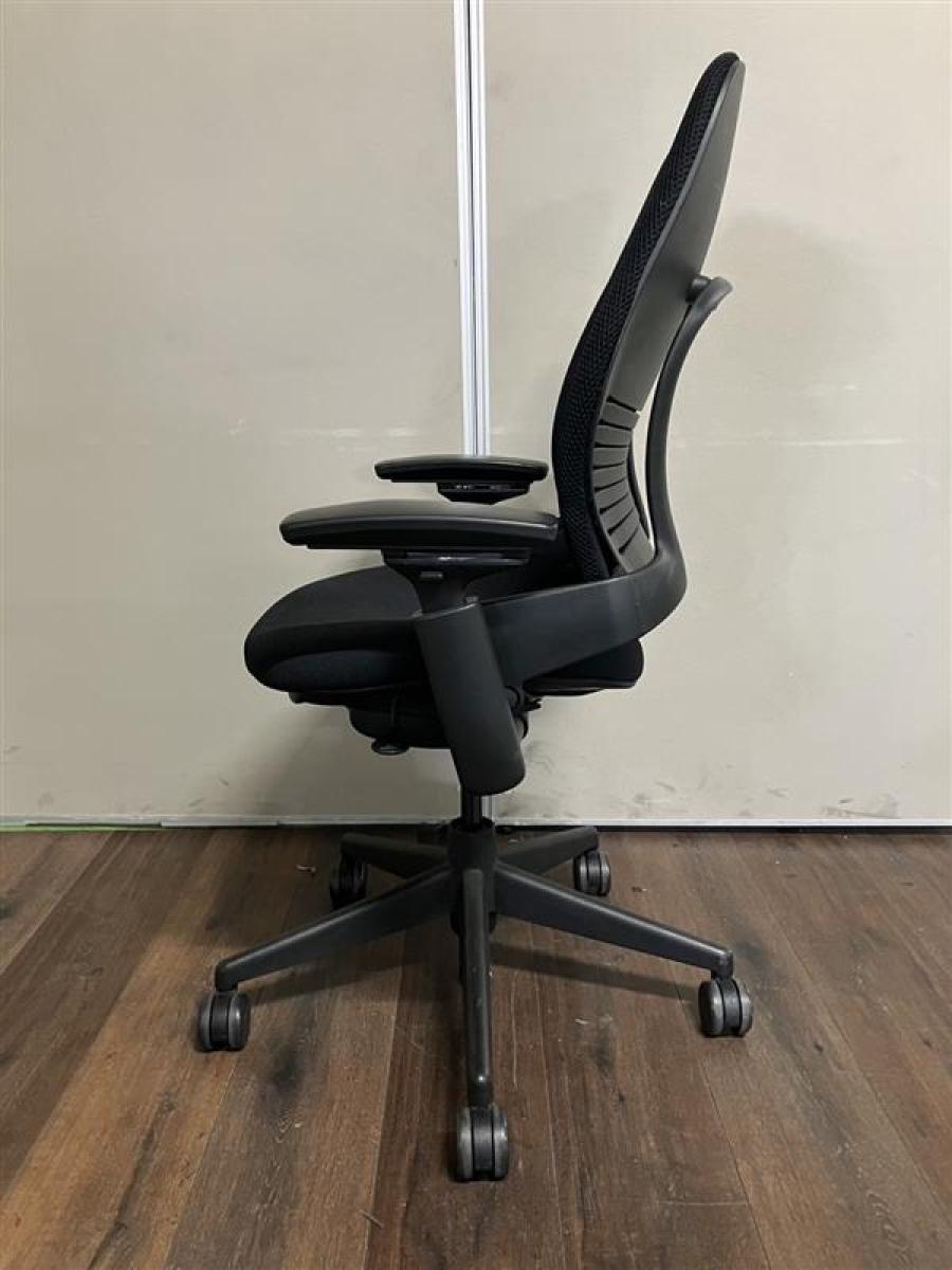 中古】リープV2 Steelcase/スチールケース 肘付ハイバックチェア