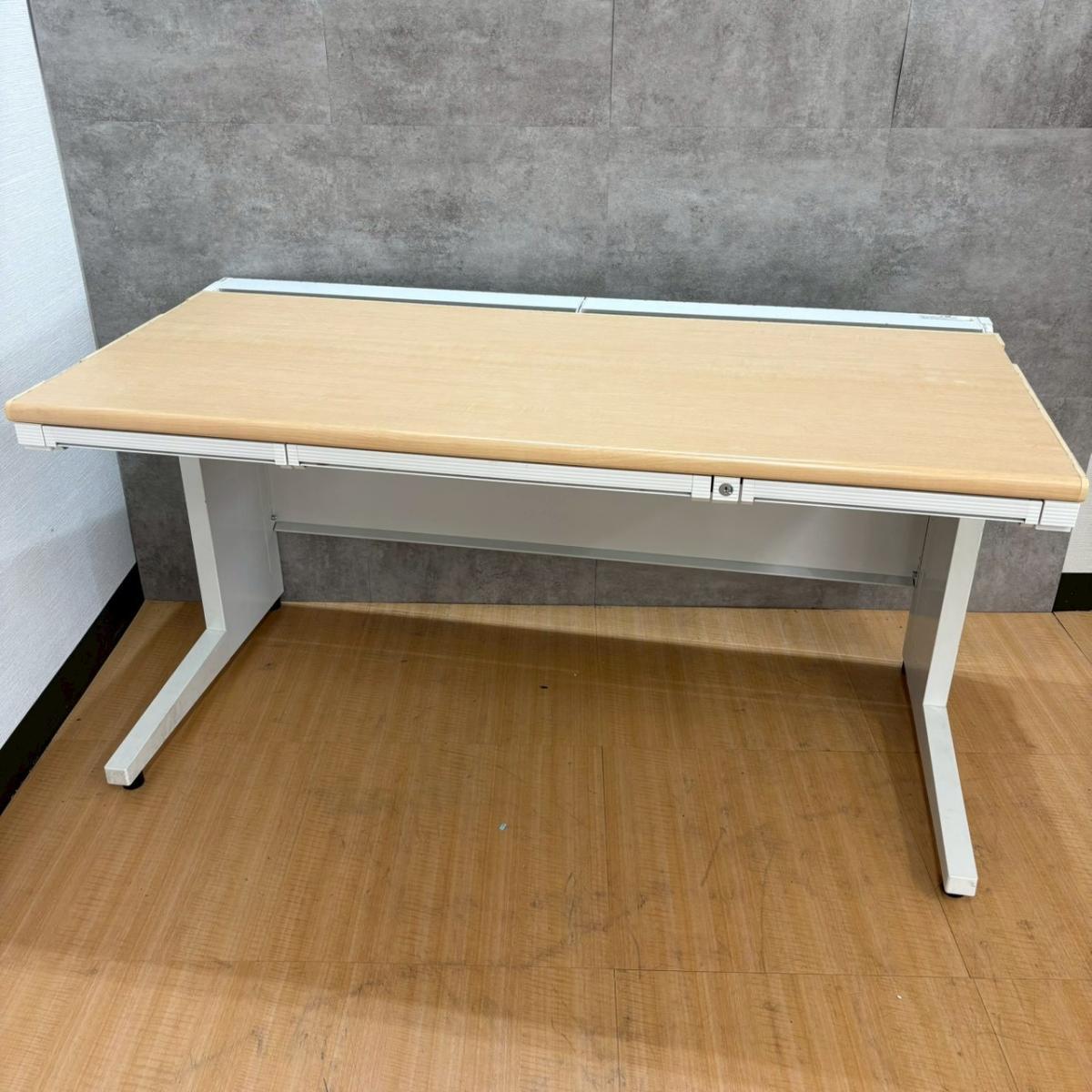 ★訳あり★プラス製の平机が入荷しました！　＊良品を格安で！「オフィスバスターズ福岡南店」は、福岡を拠点として、全国へ中古オフィス用品・オフィス家具を提供しております
                        その他シリーズ
                                    中古
            