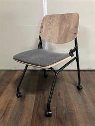 【希少なナチュラル調のネスティングチェア!】■オカムラ(Okamura) ライブスネスティングチェア (Lives Nesting Chair) ミーティングチェア ■ 座面:グレー ■木製シェル ■キャスター付き