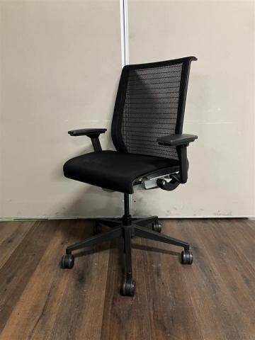 【中古】シンクチェア（旧モデル）  Steelcase（スチールケース） 肘付ハイバックチェア