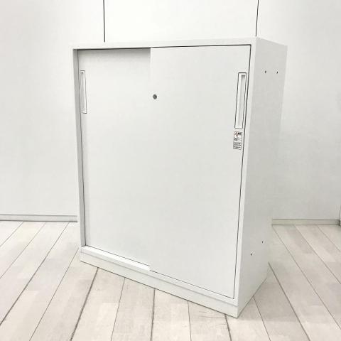 【6月10日入荷予定】2枚引き戸書庫 コクヨ エディア 鍵付き(シリンダー錠) 天板付き 珍しいD400サイズ 清潔感のあるホワイトキャビネット