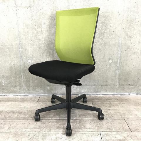 【6月10日入荷予定】【在庫入替セール】オカムラ エスクードメッシュタイプ 肘無しハイバックモデル 背:グリーン 座:ブラック 軽快なメッシュチェアをお求めの方に【愛知・名古屋・豊田・静岡・浜松】