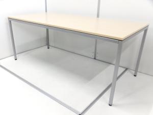 【便利な4つ脚仕様】4～6人掛け用としてオススメ！横幅1800㎜で使いやすいサイズ感！
■オカムラ/トレッセ/ナチュラル