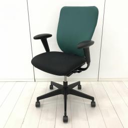 【在庫入替セール品！（本在庫限定価格）】【一人ひとりにマッチする座り心地！ミドルクラスの定番チェア！】■イトーキ(ITOKI)製　プラオ(PRAO)チェア　■ハイバック　固定肘　■ランバーサポート付き　■モスグリーン【弊社使用欄：A01058238】【HU】