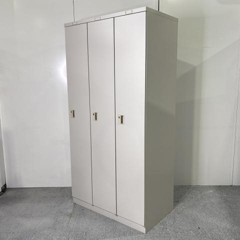 【中古】FZタイプ 4573KC Z13 オカムラ（okamura） 3人用更衣ロッカー