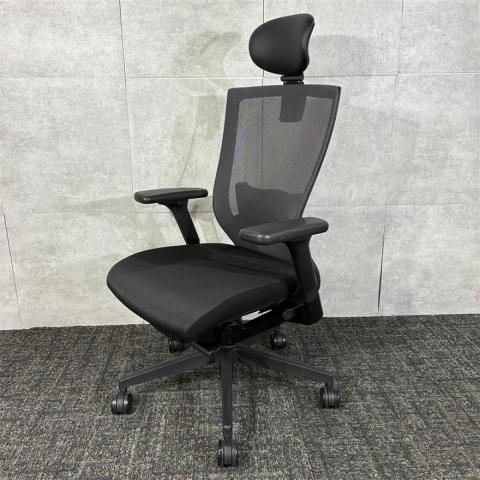 《在庫入替セール》FURSYS製のオフィスチェア【T500/ブラック/肘付きタイプ】 ＊中古オフィス家具・中古オフィスチェアをお探しの方は、オフィスバスターズ福岡博多店までお気軽にお問い合わせください！#良品　#格安　#ゲーミングチェア