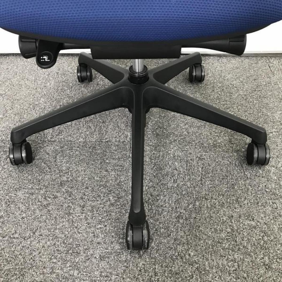 【中古】シルフィー オカムラ/okamura 肘付ローバックチェア 596283 - 中古オフィス家具ならオフィスバスターズ