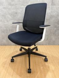 コクヨ製のオフィスチェア(事務椅子)【シロッコ/固定付き】が入荷いたしました！ 　＊良品を格安で！「オフィスバスターズ福岡南店」は、福岡を拠点として、全国へ中古オフィス用品・オフィス家具を提供しております。