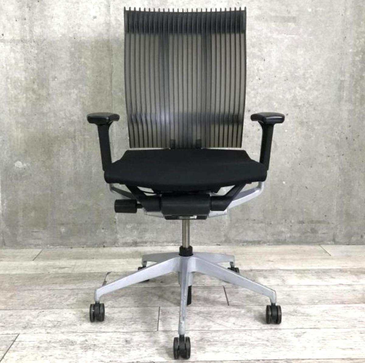 【ゆとりのあるハイバックで背中全体をサポート！】■イトーキ　スピーナチェア　可動肘付　ブラック　エラストマー　■この座り心地が癖になる！未体験の快適な座り心地！【ITOKI　Spina】★
                        スピーナチェア（エラストマー）
                                    中古
            