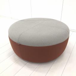 【カフェコーナーやラウンジスペースにおすすめ！】■オカムラ（okamura）　ライブス　プーフ　Lives　Pouf　■CNFセレクション　タイプB　ヒュッゲ（Hygge）　■ベージュ　テラコッタ　■W900㎜
