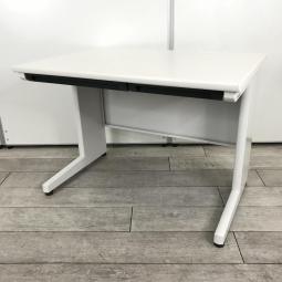 【幅1000㎜タイプのコンパクト事務机！！スタンダードなデザインで使いやすい！】■イトーキ（ITOKI）製　CZNシリーズ　平机　引き出し付　W1000×D700㎜　■ホワイト ※日焼けあり　【T6】