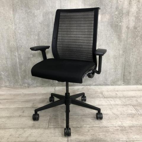 【6月17日入荷予定】スチールケース(Steelcase)シンクチェア 可動肘 背:ブラック×座:ブラック 背メッシュ 事務用にも会議室用にもおすすめ【愛知・名古屋・豊田・静岡・浜松】