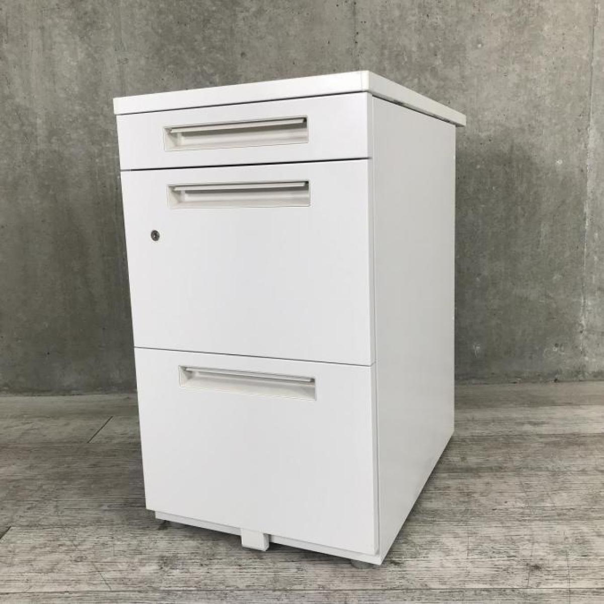 【在庫入替セール品！（本在庫限定価格）】【デスク周りで活躍！収納と作業スペースを同時に確保！】■イナバ製　デュエナシリーズ　3段脇机　■ホワイト　H700ｍｍ
                        DuENA
                                    中古
            