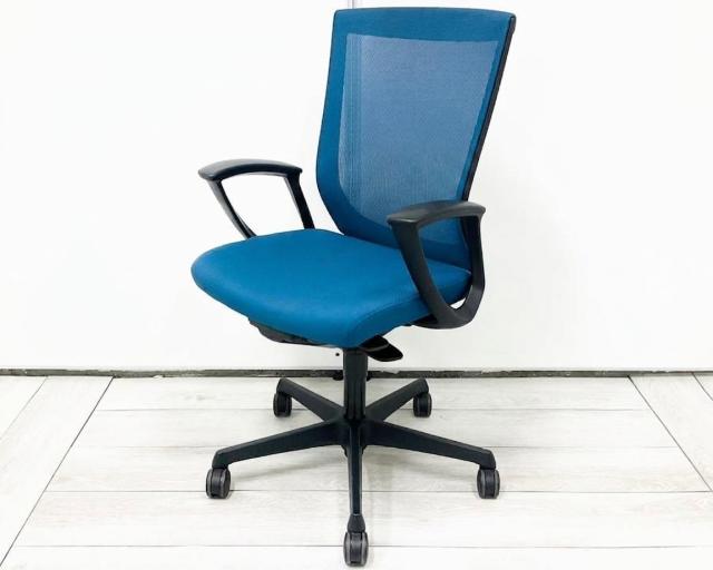 【中古】エスクードメッシュ  オカムラ（okamura） 肘付ハイバックチェア