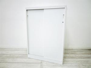 【定価約8万円】【手狭なオフィスで大活躍！動線を確保できる2枚引き違い戸のキャビネットの入荷です！】■イトーキ（ITOKI）製　エスキャビネット　■2枚引き違い書庫　■ホワイト　■シリンダー錠