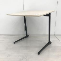 【とても珍しい幅750㎜！快適性と作業性を両立したシリーズ】■オカムラ（okamura）製　ライブス パーソナルチェア＆テーブル（Lives Personal Chair＆Table）シリーズ　平机　ミーティングテーブル　■W750×D750×720㎜　■傾斜タイプ　■キャスター付　■木目ナチュラル