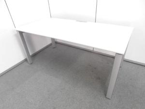 【ゆとりのあるワークスペースで作業効率アップ！】■コクヨ製　ワークデスク　W1400mm　ホワイト　■パーソナルテーブル　マネージャーデスク
