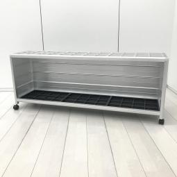 多人数利用にオススメ！36～54本収容可能な多人数用傘立てが入荷！
■イトーキ/VWF-353/シルバー　アルミフレーム　キャスター付　アンブレラスタンド　36マス　3面パネルタイプ