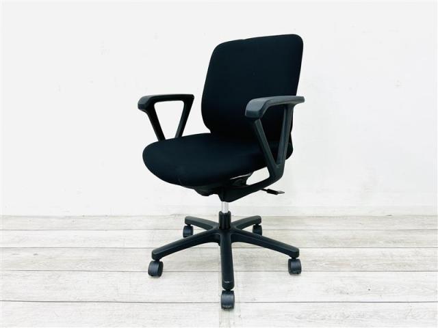 【中古】トルテR KZ-246GB-T1T1 イトーキ（ITOKI） 肘付ローバックチェア