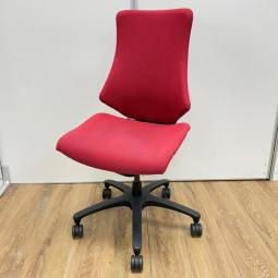 【6月16日入荷予定】イトーキ　エフチェア　クロスタイプ　肘無しモデル　ハイバック　ラズベリーレッド×ブラックフレーム【愛知・名古屋・豊田・静岡・浜松】