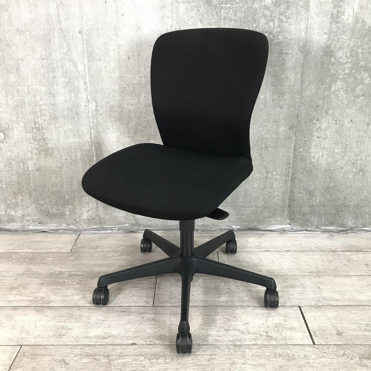 【6月16日入荷予定】【在庫入替セール】人気オカムラのシーティング　スラート　ローバックモデル　肘無しチェア　ブラック×ブラックシェル
                        スラート
                                    中古
            