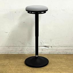 【6月17日入荷予定】オカムラ　ピルエット　ハイスツール　スイング脚スツール　健康志向の方におすすめ　ライトグレー×ブラック