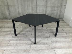 プレミアムカラー/ワークプレイス/ABW　■ウチダ（UCHIDA）製　コモンズシリーズ（COMMONS）　ミーティングテーブル　W1710mm　■キャスター付き　■グラディエスエルムオフブラック