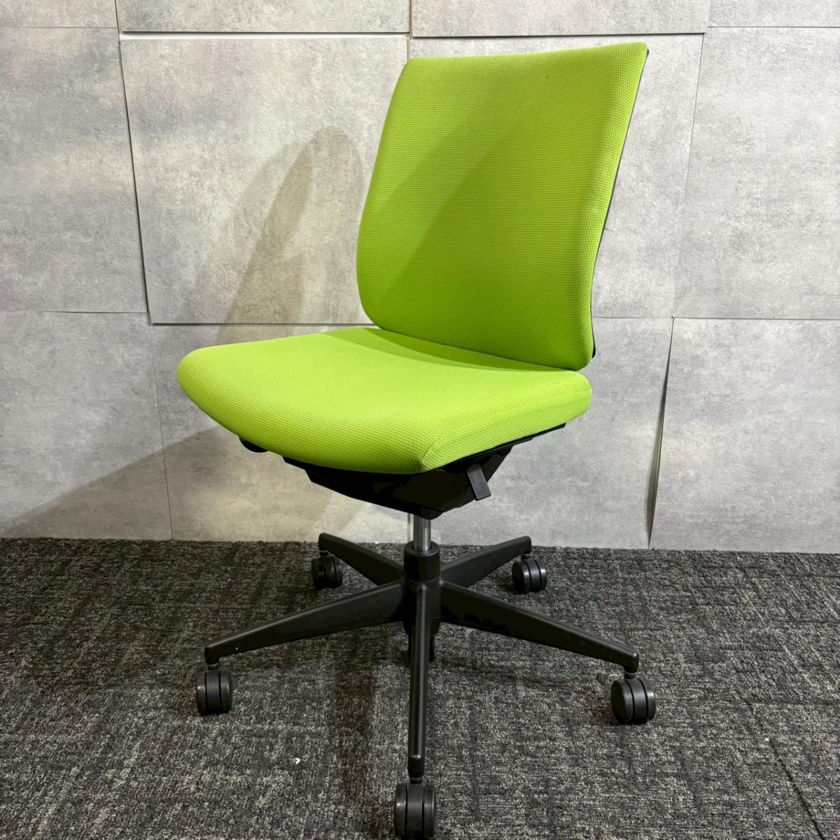 【個】コクヨ製のオフィスチェア【ウィザード/ローバック/イエローグリーン】 ＊中古オフィス家具・中古オフィスチェアをお探しの方は、オフィスバスターズ福岡博多店までお気軽にお問い合わせください！#良品　#格安
                        ウィザードチェア
                                    中古
            