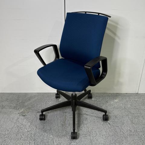 【中古】ウィザード3 樹脂  コクヨ（KOKUYO） 肘付ローバックチェア