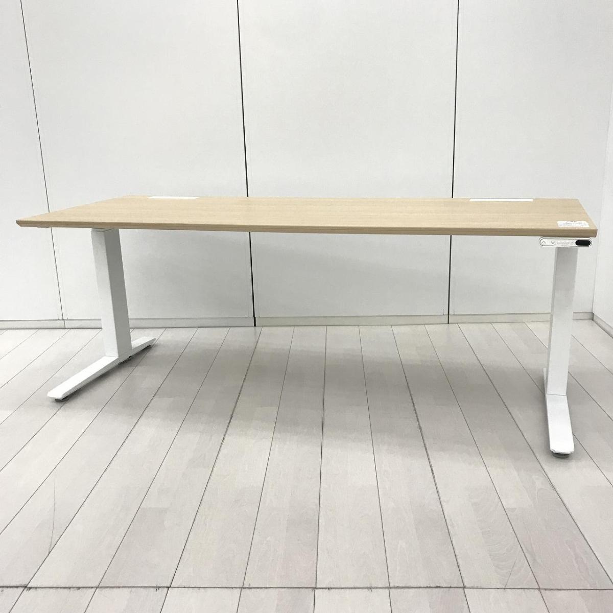 【電動で高さ調整可能・立ち姿勢を取り入れた新しいワークスタイルへ！】■オカムラ(okamura)製　スイフト(Swift)シリーズ　電動昇降デスク　昇降テーブル　平机　W1750×D675×H650～1250㎜　■配線口付　■天板：木目ナチュラル・脚：ホワイト
                        Swiftテーブル
                                    中古
            