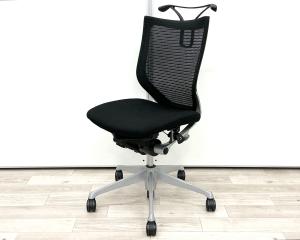 【在庫入替セール品！（本在庫限定価格）】◇オカムラ(okamura)製　◇バロンチェア(Baron)　◇ブラック　◇肘無　◇ローバック　◇オススメ/大人気/定番商品/在宅ワーク向け　【弊社使用欄：A01055126】
