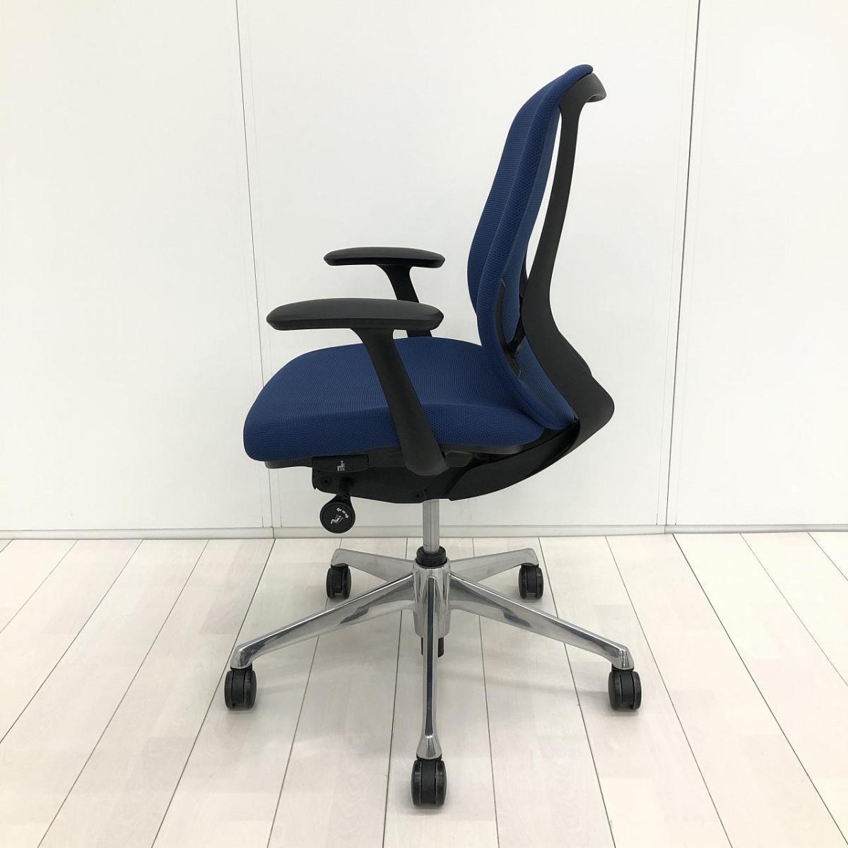 ax　オカムラ　シルフィーチェア　ローバック　固定肘　前傾機能　メッシュ　中古品 中古】シルフィーメッシュ オカムラ/okamura 肘付ローバックチェア