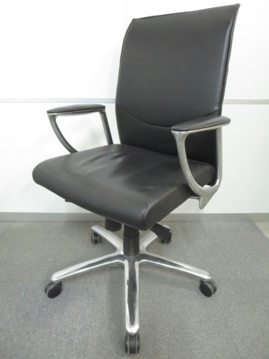 送料無料　ほぼ新品　チェア 中古】CEシリーズ オカムラ/okamura 肘付ハイバックチェア 597753
