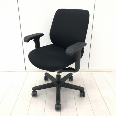 【中古】トルテチェア KZ-140GB-T1T1 イトーキ（ITOKI） 肘付ローバックチェア