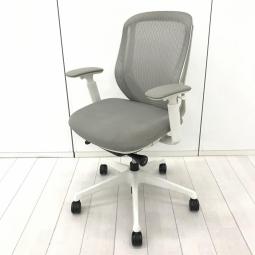 【前傾チルト機能付き】【オカムラ製品で最も人気を集める高機能チェア！】■オカムラ(okamura)製　シルフィー(Sylphy)チェア　肘付ローバック　背面メッシュ　■可動肘　■ライトグレー×ホワイトシェル