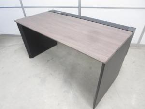 【マネージャー席としてもオススメの上質なデザイン！】■コクヨ　ワークヴィスタシリーズ　平デスク　W1800×D725×H720mm　天板:ブラウン　脚:ブラック　コンセントオプション付【片面フリーアドレス】【KOKUYO　WorkVista】【ABW】