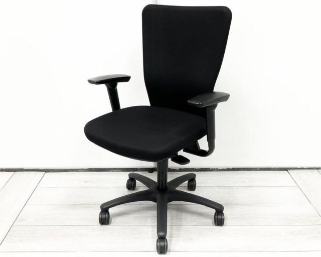 【中古】カロッツァチェア  オカムラ（okamura） 肘付ハイバックチェア