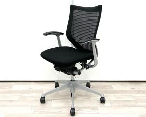 【在庫入替セール品！（本在庫限定価格）】■Okamura/オカムラ　■バロン（Baron）チェア　■ブラック　■肘付き(固定肘)　■ローバック　■背面/メッシュ　■オススメ/大人気/定番商品【弊社使用欄：A01059700】