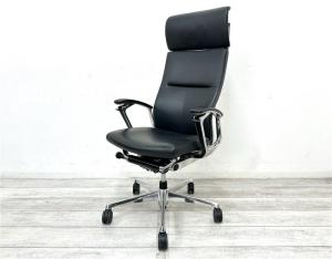 【定価約20万円以上】【オカムラの最高峰チェア！手元で上下昇降、リクライニング調整ができるスマートオペレーション！】■オカムラ（okamura）製　デュークチェア　肘付エクストラハイバック　■レザー張地（革）　■サークル肘　■ヘッドレスト・ランバー付　■ブラック