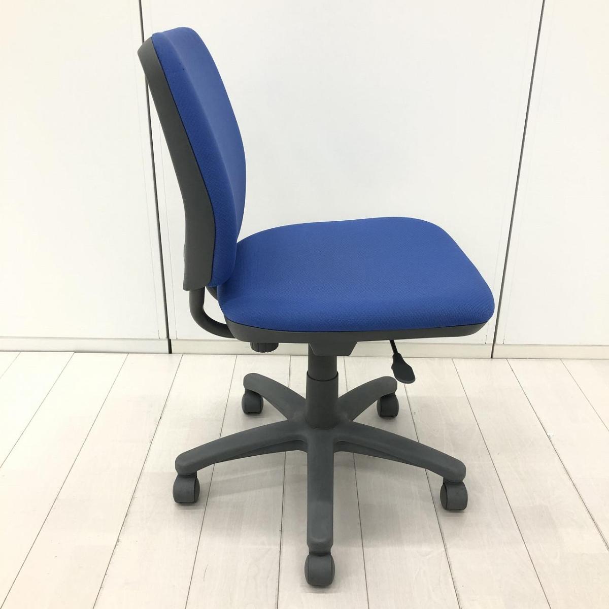中古 オカムラ ビラージュ オフィスチェア 肘当て付き ネイビー 事務椅子 中古】ヴィラージュチェア オカムラ/okamura 肘無ローバックチェア