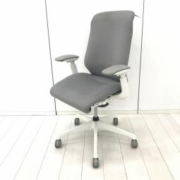 【現行カタログ掲載品！】【どんな体格の方でも快適な座り心地をご提供！】■オカムラ(okamura)製　スフィア(Spher)チェア　肘付　ハイバック　クッションタイプ　■可動肘・ハンガー付き　■ライトグレー×ホワイトシェル