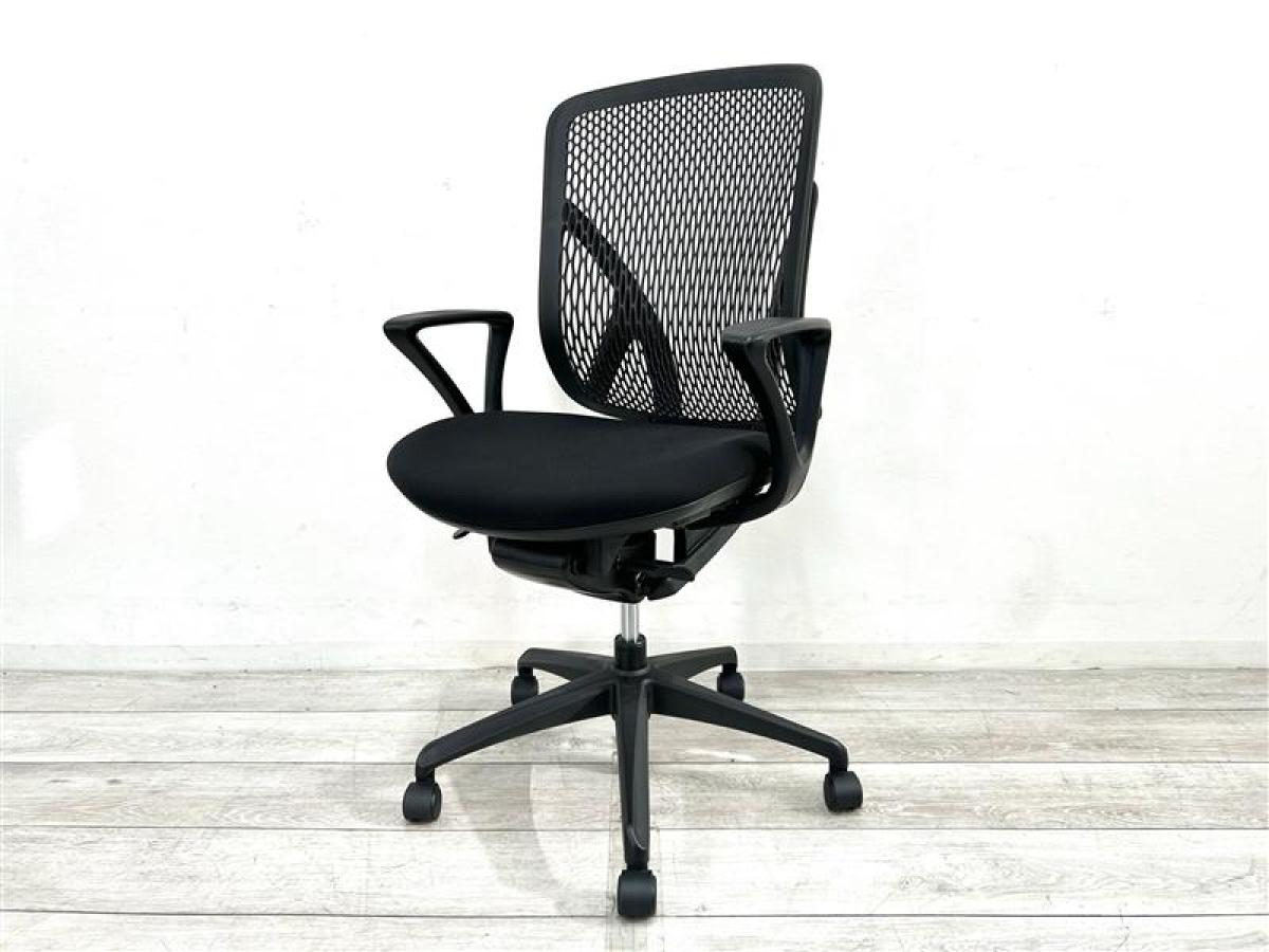 【定価約7万円】【知る人ぞ知るチェア入荷！独特のフレーム構造により良質な座りを実現しました！】■イナバ製イエラ（Yera）■肘付ハイバックチェア　　　
■ブラック　■背面メッシュ　■固定肘
                        yera
                                    中古
            