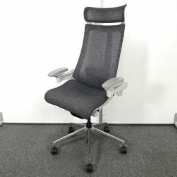 【外部倉庫在庫品！】立体型可動アームが特徴のハイクラスチェア！デザイナ性＆座り心地抜群の高級チェアが入荷！
■イトーキ/アクトチェア（Act）/ダークグレー　可動肘　背面メッシュ【AO】【TOGS】