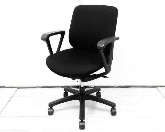 【中古】トルテR  イトーキ（ITOKI） 肘付ローバックチェア