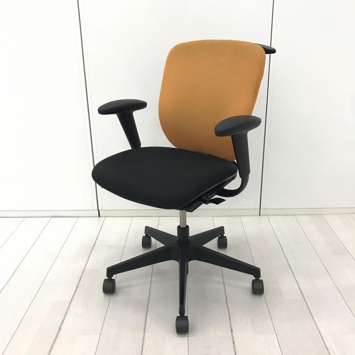 【在庫入替セール品！（本在庫限定価格）】【ミドルクラスの定番チェア！一人ひとりにマッチする座り心地！】■イトーキ（ITOKI）製　プラオチェア（PRAO）　ローバック　固定肘付き　■ランバーサポート付　■背面：アンバーオレンジ / 座面：ブラック ×ブラックシェル【T6】
                        プラオチェア
                                    中古
            
