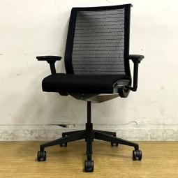 スチールケース（Steelcase）シンクチェア　可動肘　背：ブラック×座：ブラック　背メッシュ　事務用にも会議室用にもおすすめ【愛知・名古屋・豊田・静岡・浜松】