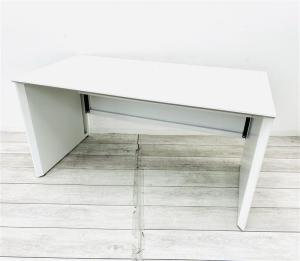 【清潔感のあるホワイトカラーパネル脚タイプの片面フリーアドレスデスクの入荷です！】■イナバ製　フレイ(Frei)シリーズ　■片面フリーアドレスデスク　■ホワイト　■パネル脚　■W:1400mm×D:700mm×H:720mm