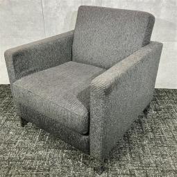 オリバーのソファが入荷しました！【オリバー/1人用ソファ】　＊中古オフィス家具・中古オフィスチェアをお探しの方は、オフィスバスターズ福岡博多店までお気軽にお問い合わせください！ #応接　#受付　#ロビー