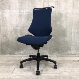 【2脚入荷！】国内メーカー製大人気チェア！イトーキ　エフ　ハイバック　肘無　ブルー　ハンガー付　オフィス　リモート　在宅